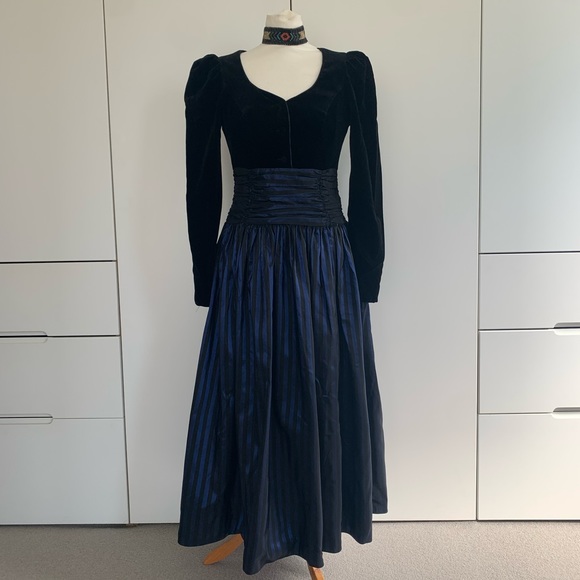 Vintage 80s Laura Ashley Taffeta Velvet Midi Dress  UK 12 Modern Size 8-10 - Picture 2 of 16